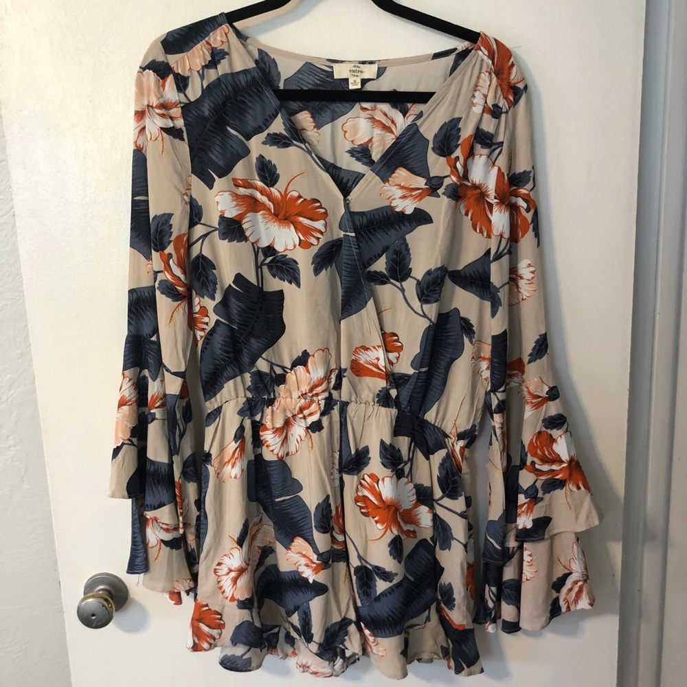 SUPER CUTE long sleeve romper